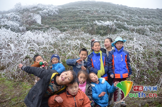 志愿故事:我和大山里的冰花孩子们去爬山