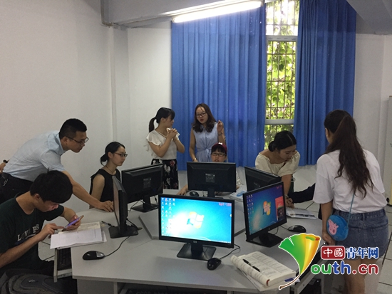 陕西师大研支团助永川高三毕业生填报高考志愿