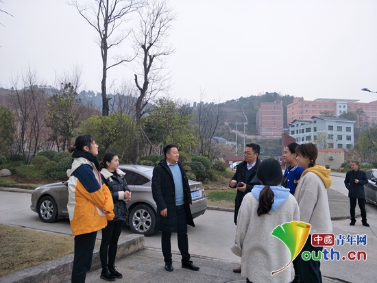 贵州余庆团县委赴他山中学为志愿者送新年祝福