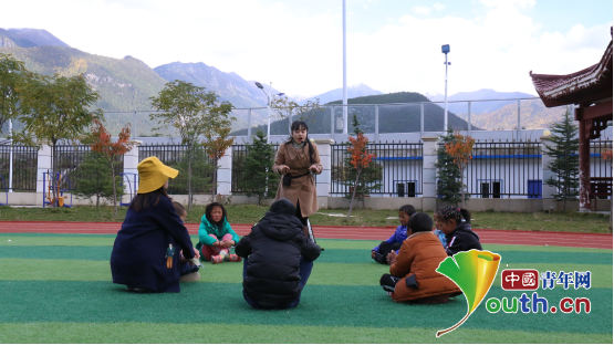 志愿者组织林芝市福利院儿童开展户外素质拓展活动。林芝市西部计划志愿者自管会 供图 志愿者组织林芝市福利院儿童开展户外素质拓展活动。林芝市西部计划志愿者自管会 供图