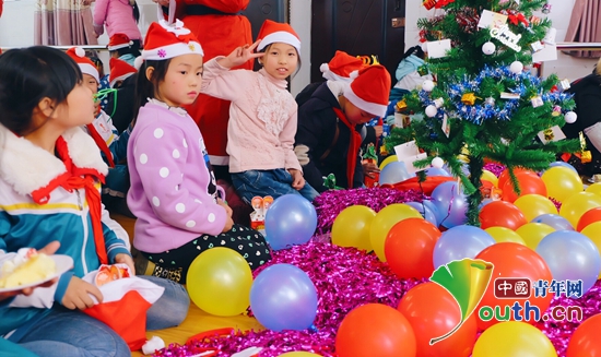 图为永和小学爱心派对活动现场。浙江理工大学研支团 供图 图为永和小学爱心派对活动现场。浙江理工大学研支团 供图