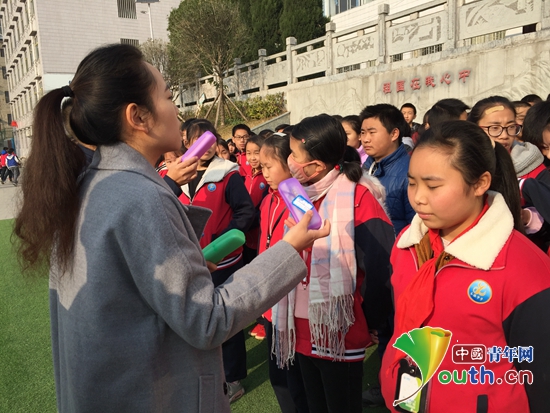 上海财经研支团助玉溪中学学生重获清晰世界