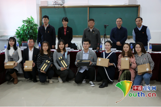 北京林大党委书记王洪元慰问科右前旗支教团_大学生志愿服务西部计划
