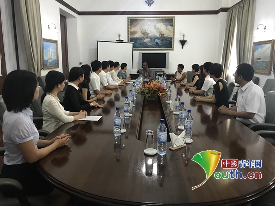 塞舌尔副总统文森特・梅里顿在总统府接见第八批援塞志愿者。团广州市委 供图