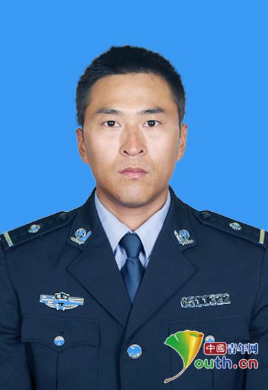 曾经的西部计划志愿者岳海龙现在成为一名狱警。河南牧业经济大学团委 供图 曾经的西部计划志愿者岳海龙现在成为一名狱警。河南牧业经济大学团委 供图